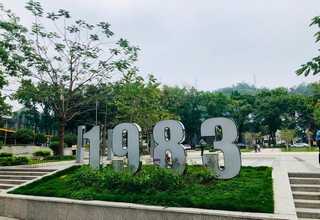 申城公交车身广告